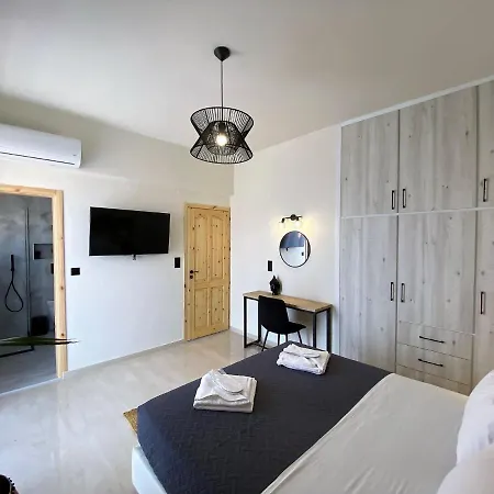 Ionias Seaside Apartament *