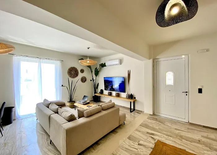 Ionias Seaside * Rethymno